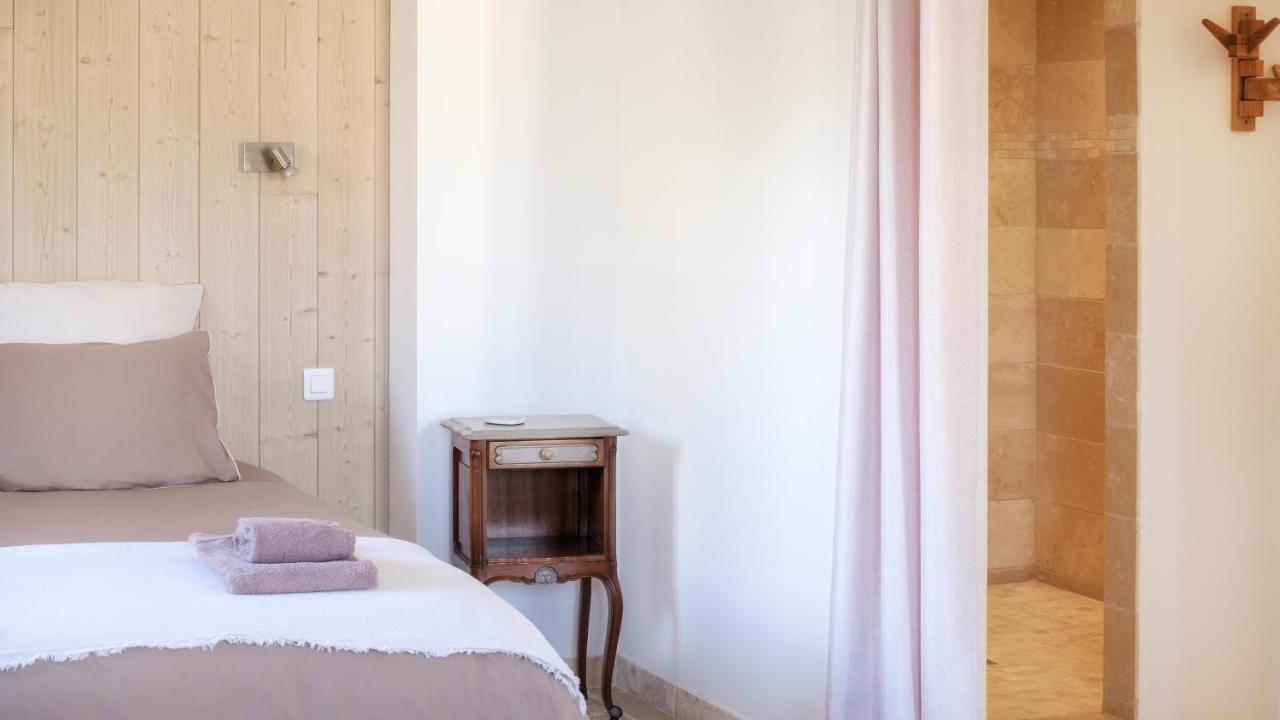 Saint-Hilaire-dʼOzilhan L'Ostal - Bed & Breakfast - Chambres Et Suites De 25 A 40M2 - Spa מראה חיצוני תמונה