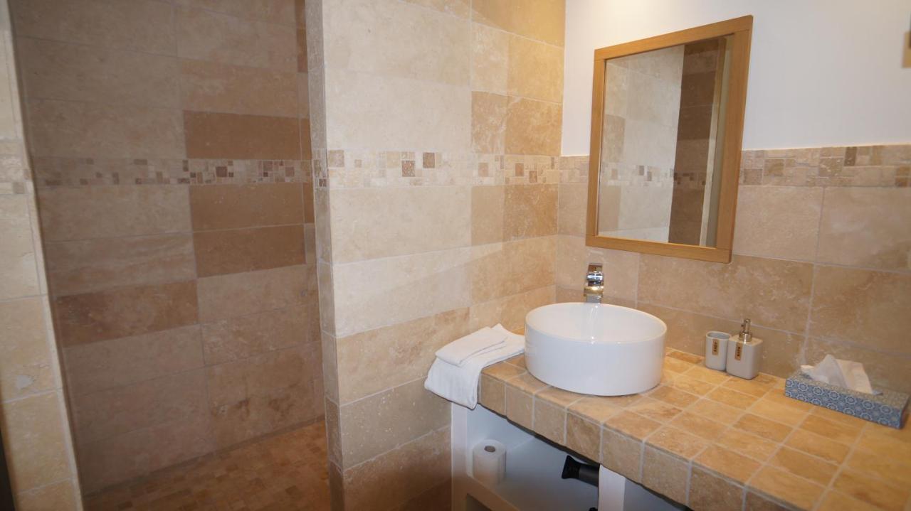 Saint-Hilaire-dʼOzilhan L'Ostal - Bed & Breakfast - Chambres Et Suites De 25 A 40M2 - Spa מראה חיצוני תמונה